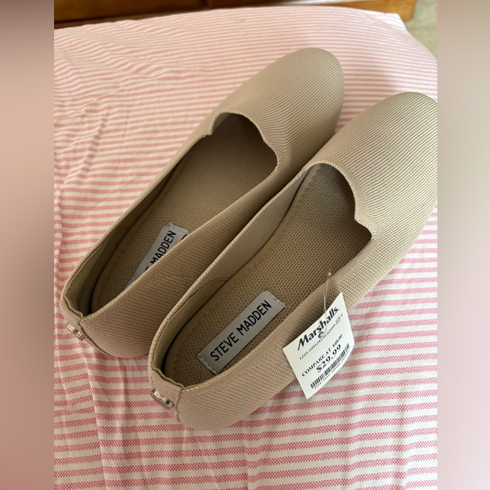 Steve Madden Beige Loafers